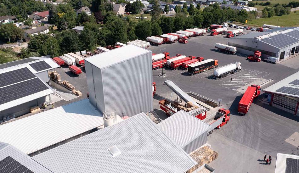 Stand-Silo-Anlage Drohnenflug Silo Silotransporte Slider 2