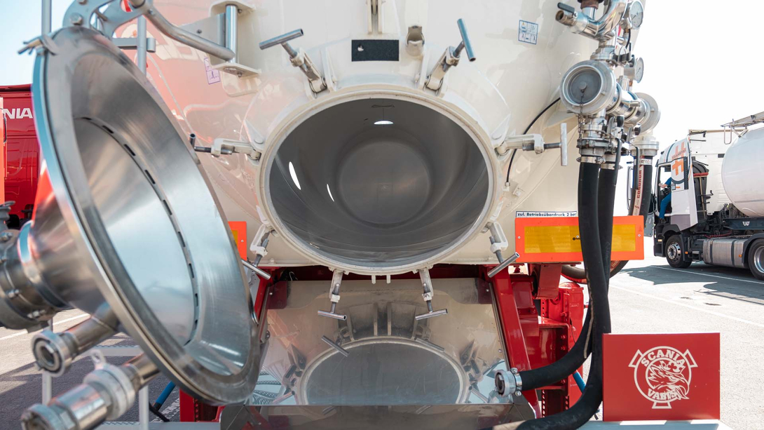 SiLog Lkw Rückansicht Silo Fahrzeug Slider 2