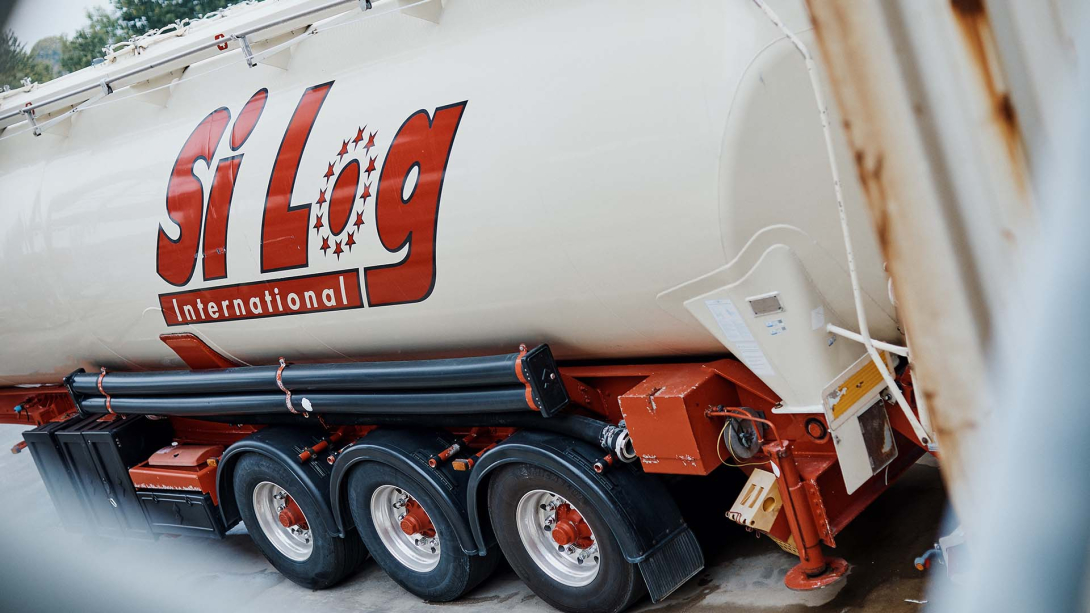 SiLog Lkw Seitenansicht Silo Fahrzeug Slider 7